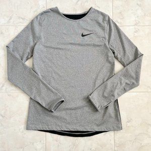 Nike Athletic Thumb Holes Long Sleeve Tee Shirt Girls XL Sporty Breathable